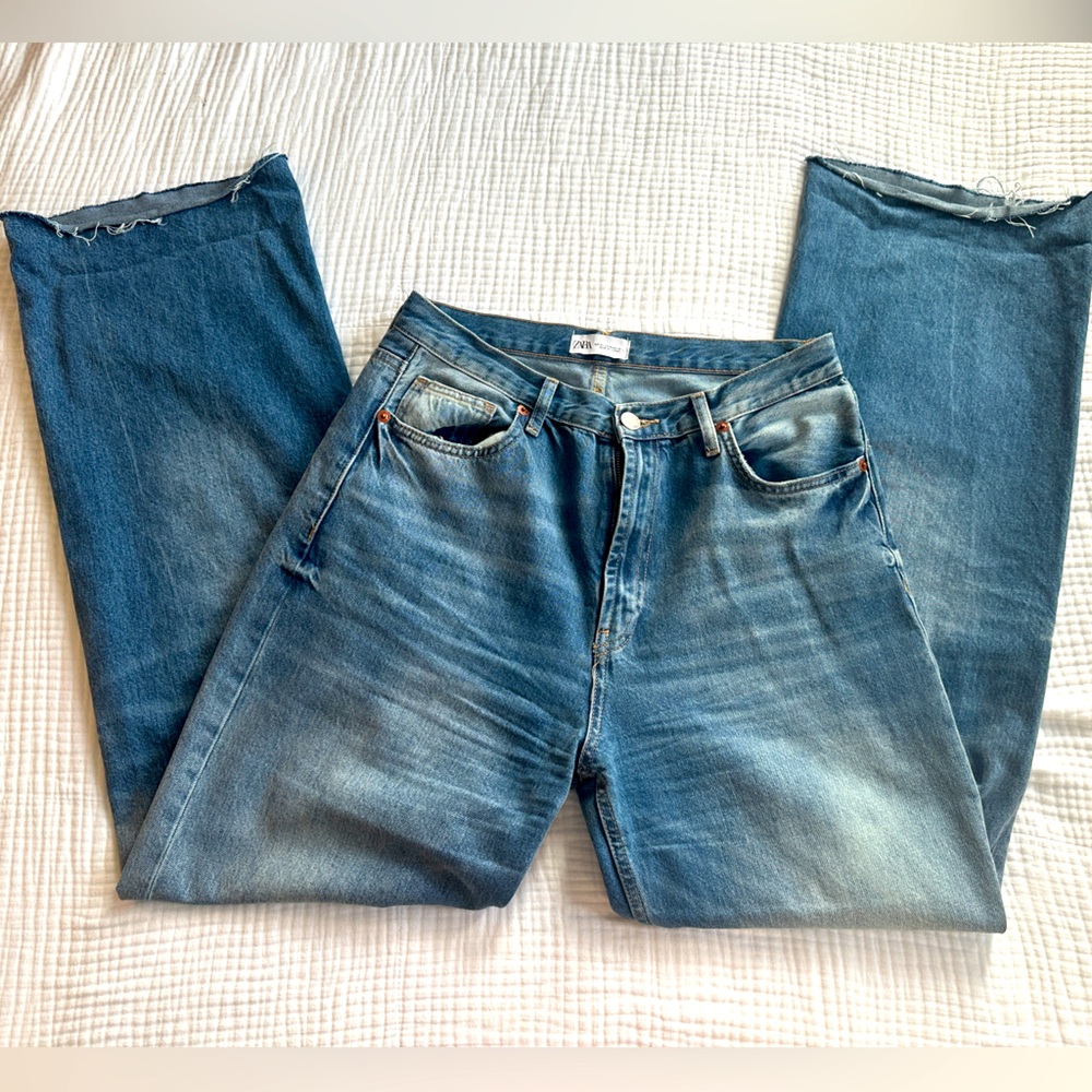 Zara wide legged boyfriend jeans size 10.